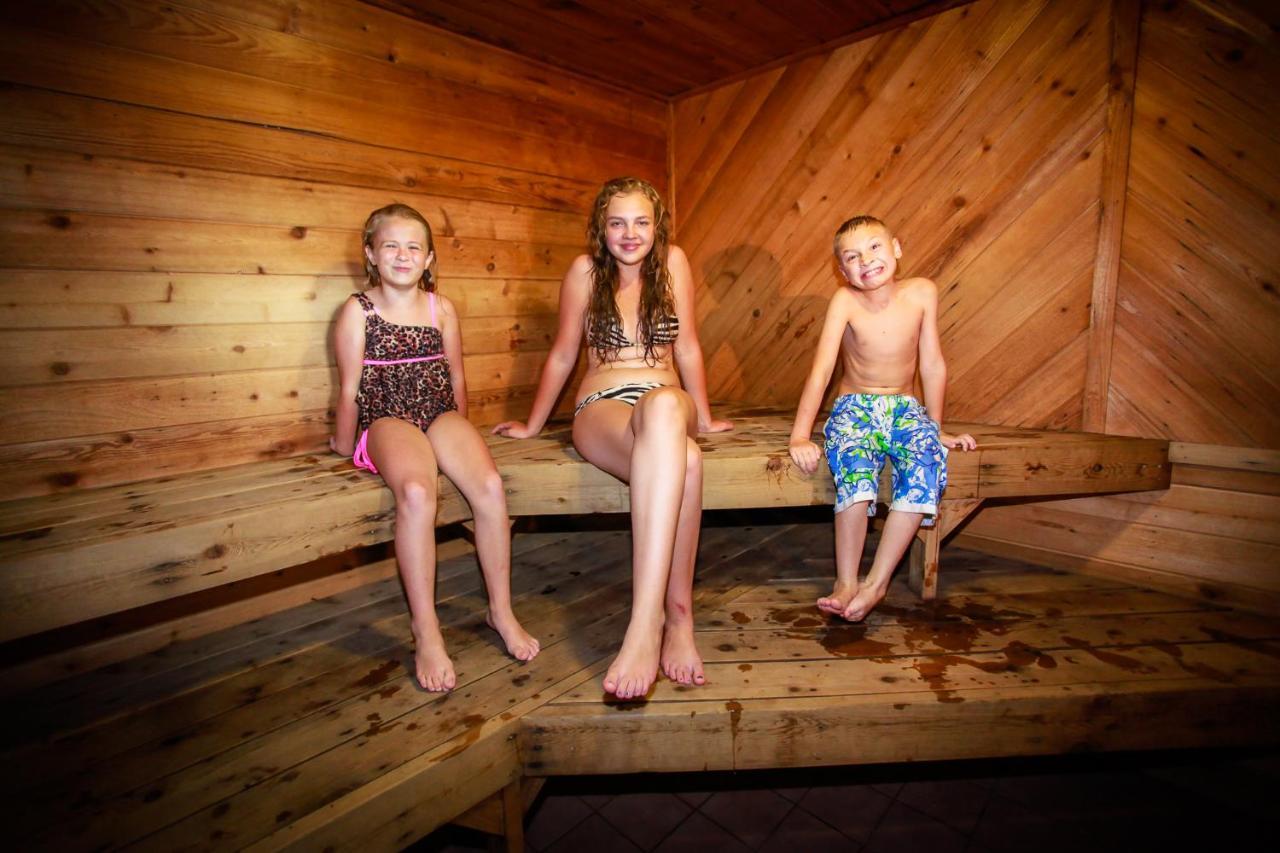 Aloha Beach Resort Wisconsin Dells Esterno foto